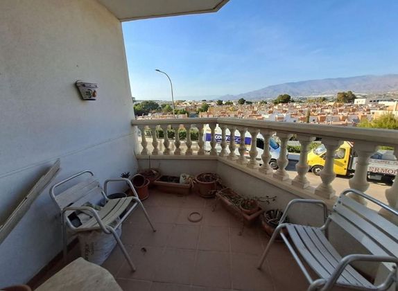 Foto 1 de Casa adossada en venda a Huércal de Almería de 4 habitacions amb terrassa i garatge