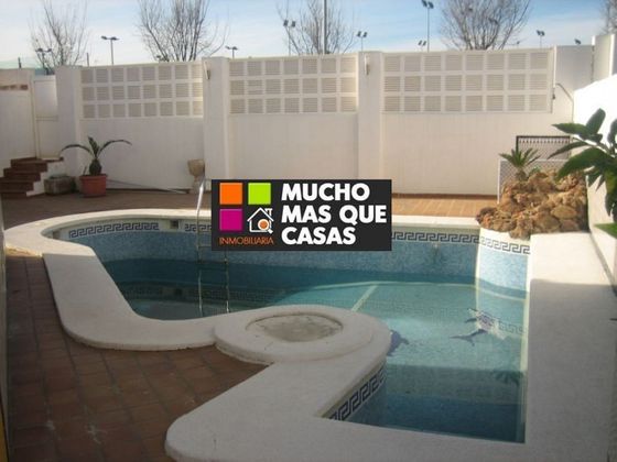 Foto 1 de Chalet en venta en Nueva Almería - Cortijo Grande - Vega de Acá de 4 habitaciones con terraza y piscina