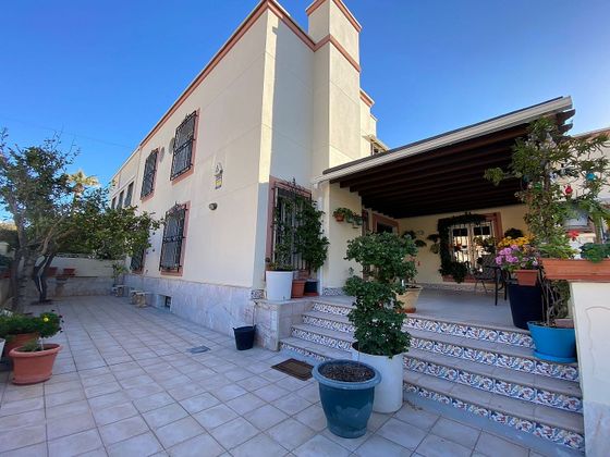 Foto 1 de Venta de casa en Centro - Almería de 7 habitaciones con terraza y garaje