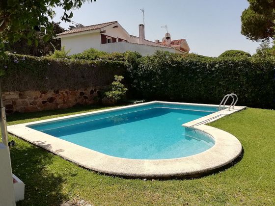 Foto 2 de Alquiler de chalet en Vistahermosa  - Fuentebravía de 5 habitaciones con terraza y piscina