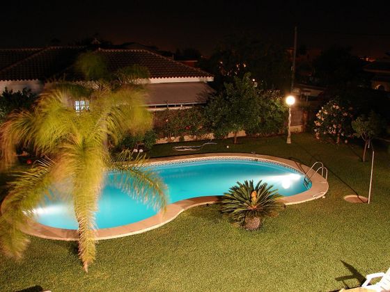 Foto 1 de Chalet en venta en Ctra Sanlúcar-Zona Cuatro Pinos de 4 habitaciones con terraza y piscina