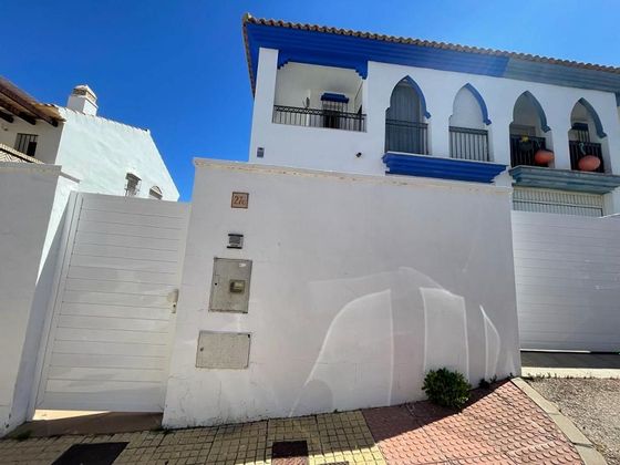 Foto 1 de Casa en venda a calle Rodezno de 4 habitacions amb terrassa i garatge