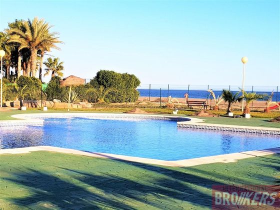 Foto 1 de Venta de dúplex en calle Islas Canarias de 1 habitación con terraza y piscina