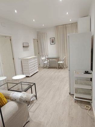 Foto 2 de Piso en alquiler en Gaztambide de 2 habitaciones con muebles y calefacción