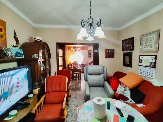 Foto 2 de Casa adossada en venda a Este-Delicias de 3 habitacions amb terrassa i aire acondicionat