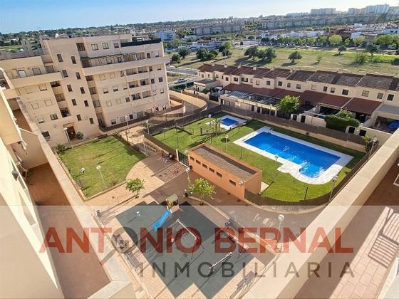 Foto 1 de Piso en venta en Este-Delicias de 2 habitaciones con terraza y piscina