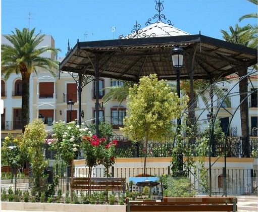 Foto 1 de Chalet en venta en Aguilar de la Frontera de 4 habitaciones con terraza y balcón