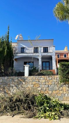 Foto 1 de Casa adosada en venta en calle Del Priorato de 4 habitaciones con terraza y piscina