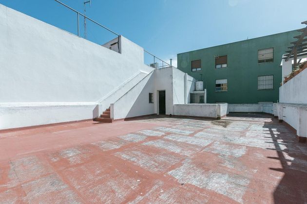 Foto 2 de Casa en venda a La Línea de la Concepción ciudad de 5 habitacions i 326 m²