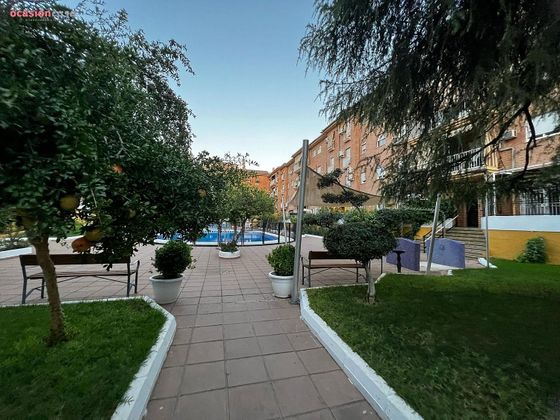 Foto 1 de Piso en venta en El Higuerón de 3 habitaciones con terraza y piscina