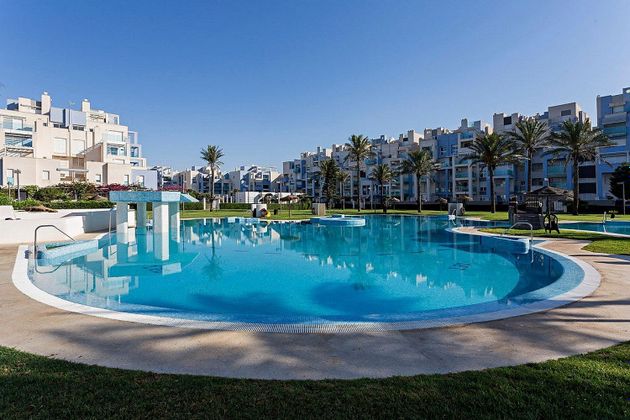 Foto 1 de Piso en venta en paseo Carmen Sevilla de 2 habitaciones con terraza y piscina