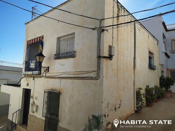 Foto 1 de Casa en venda a calle Génova de 3 habitacions amb terrassa i balcó