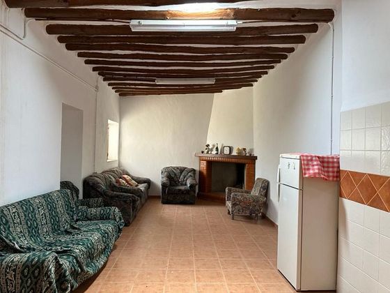 Foto 1 de Casa rural en venda a calle Ds Bo Media Legua de 4 habitacions amb jardí i calefacció