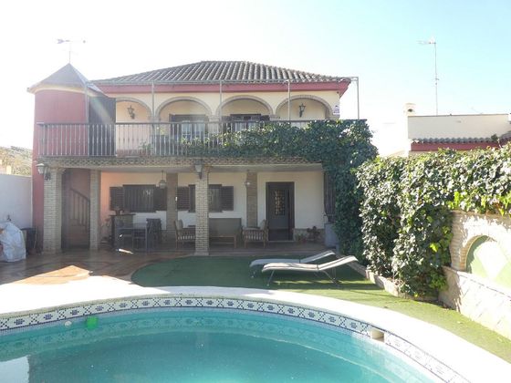 Foto 1 de Venta de chalet en Ctra Jerez-Ctra del Puerto de 3 habitaciones con piscina y jardín