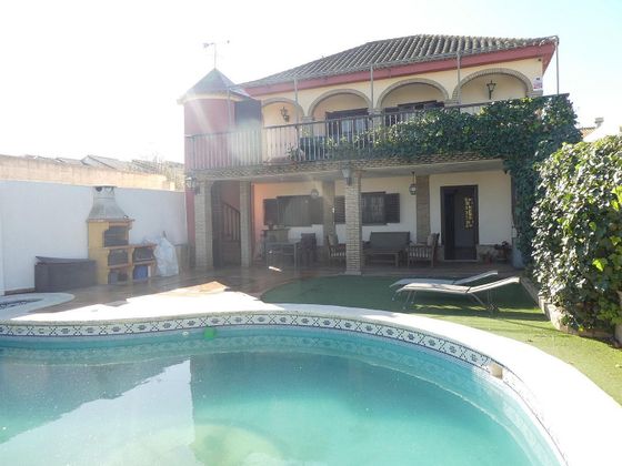 Foto 2 de Xalet en venda a Ctra Jerez-Ctra del Puerto de 3 habitacions amb piscina i jardí