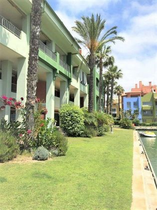 Foto 2 de Pis en venda a Puerto de Sotogrande-La Marina de 7 habitacions amb piscina i jardí