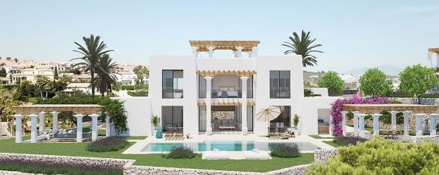 Foto 1 de Chalet en venta en La Alcaidesa de 4 habitaciones con terraza y piscina
