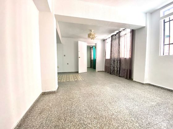 Foto 1 de Venta de piso en Ciudad Jardín - Tagarete - El Zapillo de 3 habitaciones con ascensor