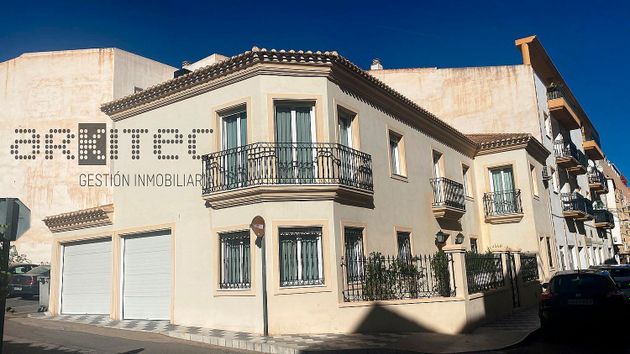 Foto 1 de Casa en venda a calle De Los Huertos de 4 habitacions amb terrassa i garatge