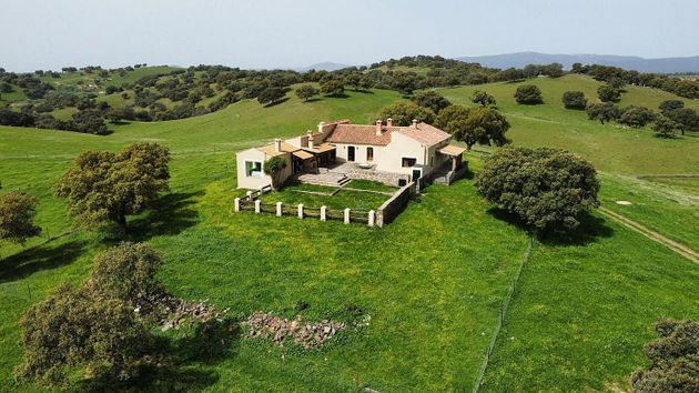 Foto 1 de Casa rural en venda a Santa Elena de 4 habitacions amb terrassa i jardí