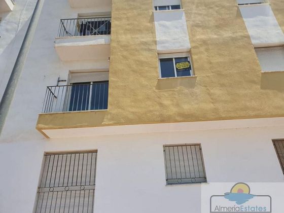 Foto 2 de Venta de piso en Puerto de Garrucha de 2 habitaciones con ascensor