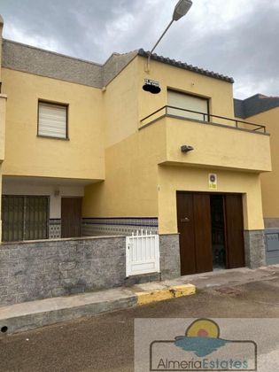 Foto 1 de Casa en venta en Villaricos de 4 habitaciones con terraza y garaje