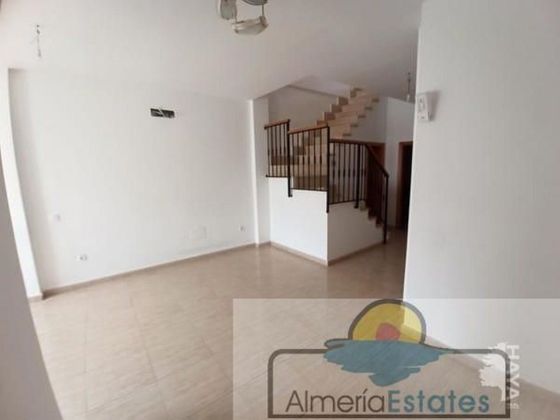 Foto 2 de Piso en venta en Huércal-Overa de 2 habitaciones con terraza y balcón