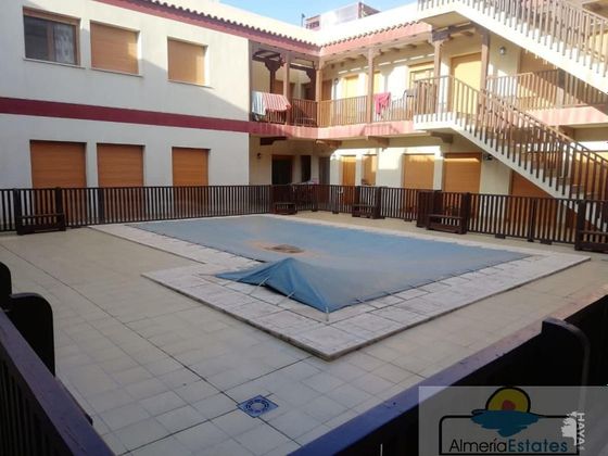 Foto 2 de Piso en venta en Cuevas del Almanzora pueblo de 2 habitaciones con terraza y piscina