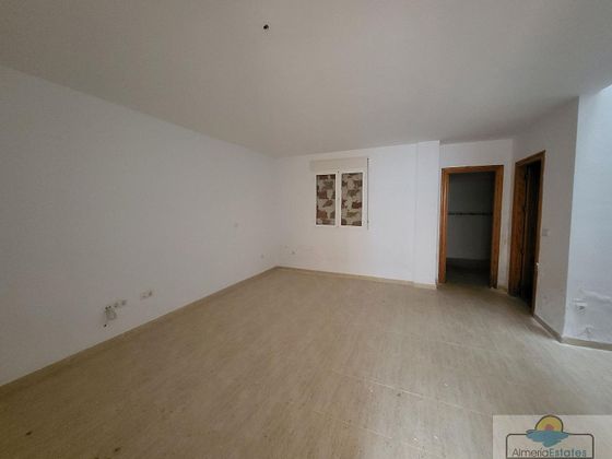 Foto 2 de Dúplex en venta en Zurgena de 4 habitaciones con piscina y garaje