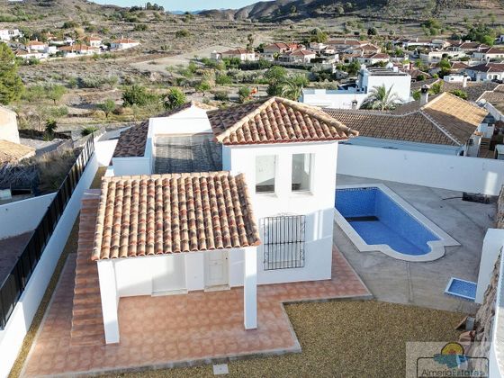 Foto 1 de Casa rural en venda a Arboleas de 3 habitacions amb piscina
