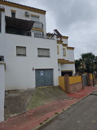 Foto 2 de Casa en venda a Taraguilla-Zona Estación de 3 habitacions amb terrassa i piscina