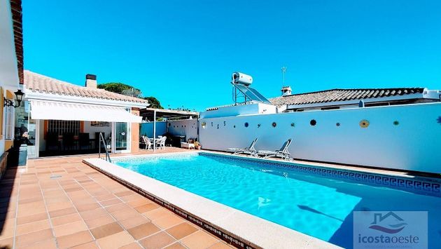 Foto 2 de Xalet en venda a Valdelagrana de 6 habitacions amb piscina i garatge