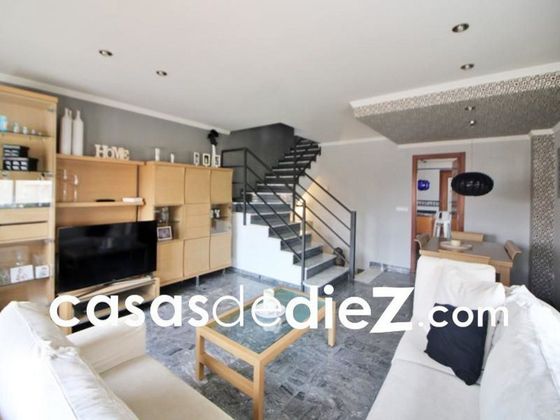 Foto 2 de Dúplex en venda a calle Francesc Ferrer Pastor de 3 habitacions amb terrassa i garatge