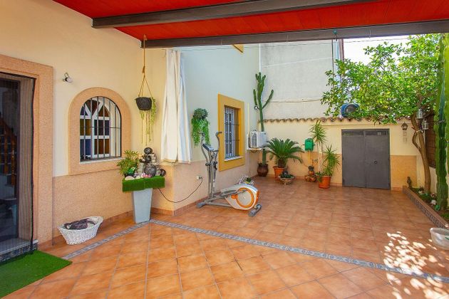 Foto 1 de Xalet en venda a Este-Delicias de 4 habitacions amb jardí