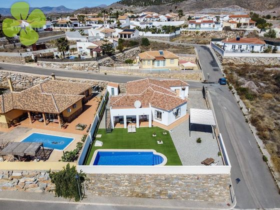 Foto 1 de Venta de chalet en Arboleas de 4 habitaciones con terraza y piscina