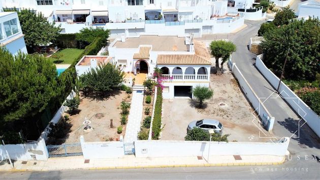 Foto 1 de Xalet en venda a Urb. Vista de los Ángeles de 3 habitacions amb terrassa i piscina