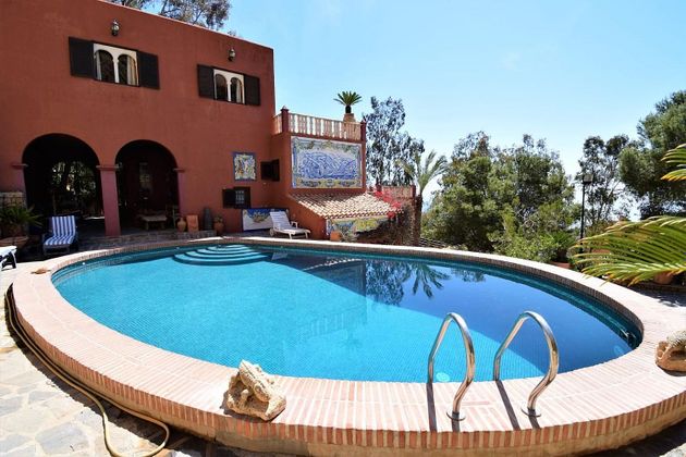 Foto 2 de Venta de casa en Las Ventanicas - La Paratá de 4 habitaciones con terraza y piscina