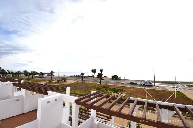 Foto 2 de Piso en alquiler en Urb. El Palmeral de 3 habitaciones con terraza y piscina