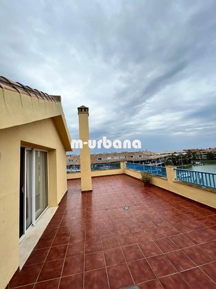 Foto 2 de Ático en venta en avenida De Lamarina de 4 habitaciones con terraza y piscina