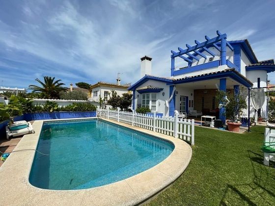 Foto 1 de Venta de chalet en Vistahermosa  - Fuentebravía de 6 habitaciones con terraza y piscina