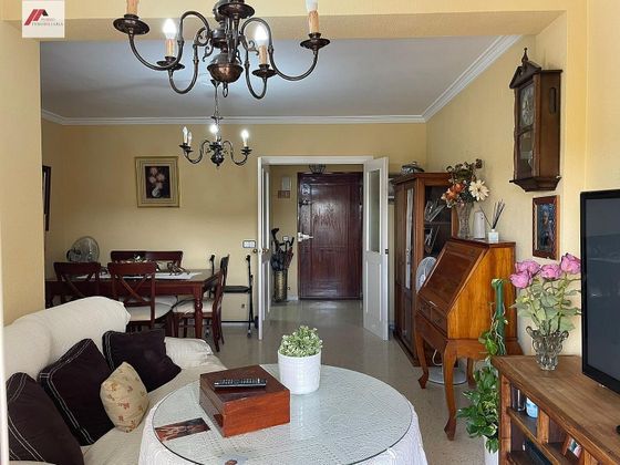 Foto 1 de Pis en venda a Crevillet - Pinar Alto de 4 habitacions amb terrassa i ascensor