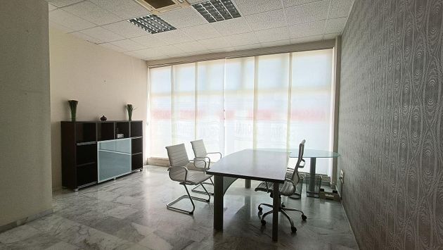 Foto 1 de Oficina en venda a Noreste-Granja amb aire acondicionat
