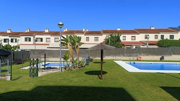 Foto 2 de Piso en venta en Este-Delicias de 2 habitaciones con terraza y piscina
