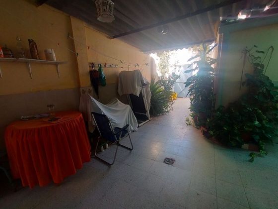 Foto 2 de Venta de casa en La Línea de la Concepción ciudad de 3 habitaciones con garaje