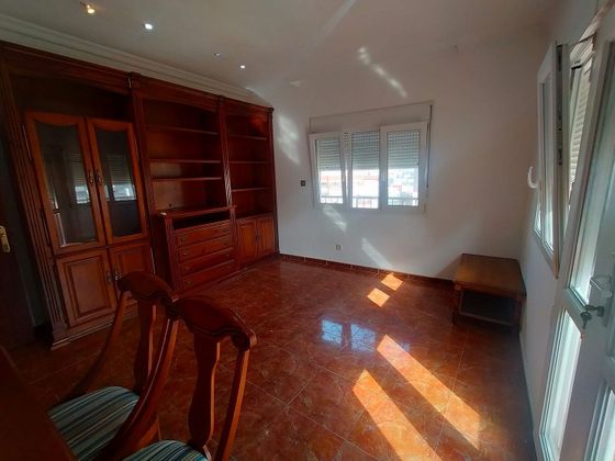 Foto 2 de Pis en venda a La Línea de la Concepción ciudad de 3 habitacions amb balcó i ascensor