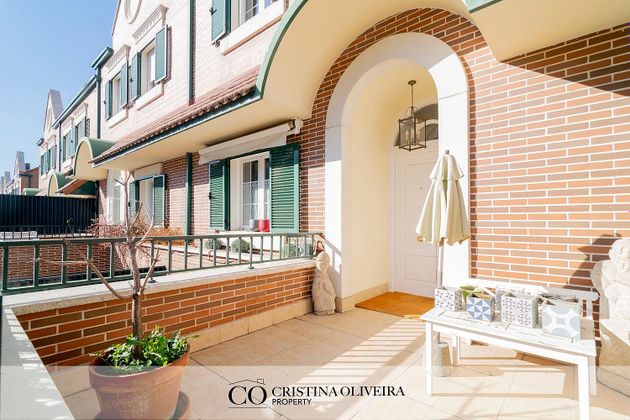 Foto 1 de Casa en venta en El Encinar de los Reyes de 4 habitaciones con terraza y piscina