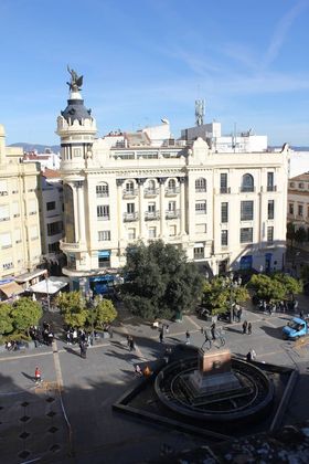 Foto 2 de Pis en venda a plaza De Las Tendillas amb terrassa i ascensor