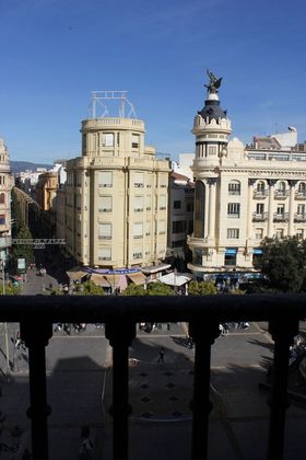 Foto 1 de Venta de piso en plaza De Las Tendillas con terraza y ascensor