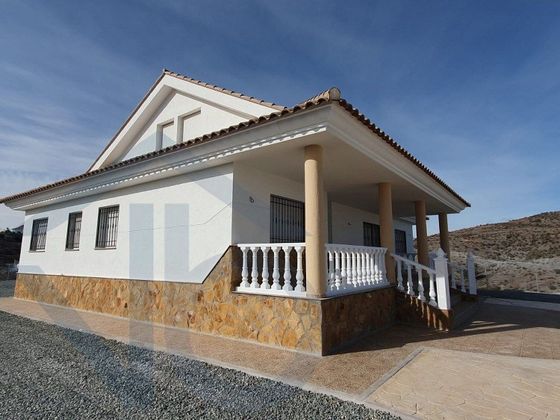 Foto 1 de Casa en venta en Puerto Lumbreras de 5 habitaciones con terraza y piscina