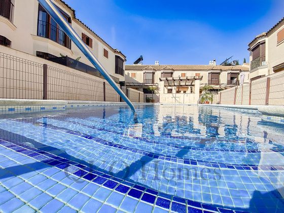 Foto 1 de Casa adosada en venta en Este-Delicias de 3 habitaciones con piscina y garaje